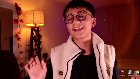 Snapshot of mr_evan1 chatting on 4, 2, 2025 Mr Evans online show from 4, 2, 2025