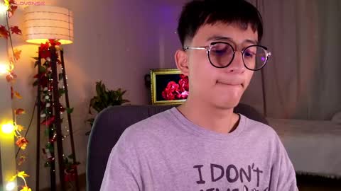 Snapshot of mr_evan1 chatting on 28, 2, 2025 Mr Evans online show from 28, 2, 2025