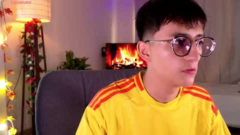 Snapshot of mr_evan1 chatting on 5, 3, 2025 Mr Evans online show from 5, 3, 2025