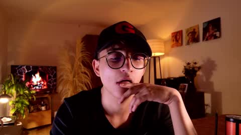 Snapshot of mr_evan1 chatting on 9, 9, 2025 Mr Evans online show from 9, 9, 2025