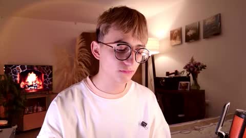 Snapshot of mr_evan1 chatting on 12, 10, 2025 Mr Evans online show from 12, 10, 2025