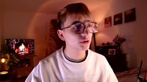 Snapshot of mr_evan1 chatting on 13, 10, 2025 Mr Evans online show from 13, 10, 2025