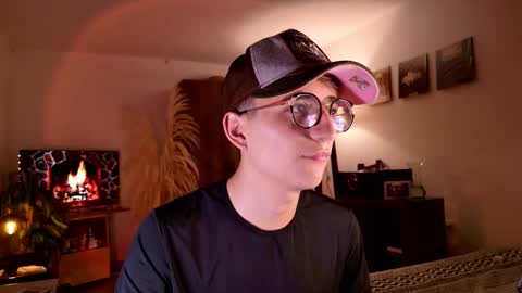 Snapshot of mr_evan1 chatting on 16, 10, 2025 Mr Evans online show from 16, 10, 2025