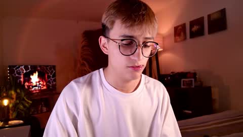 Snapshot of mr_evan1 chatting on 20, 10, 2025 Mr Evans online show from 20, 10, 2025