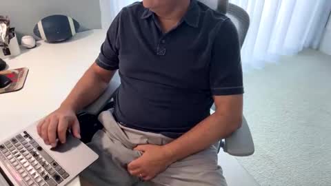 Snapshot of mr_hornyasfuck chatting on 17, 11, 2025 mr_hornyasfuck online show from 17, 11, 2025