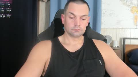 Snapshot of mr_mac69 chatting on 16, 12, 2025 Cam online show from 16, 12, 2025