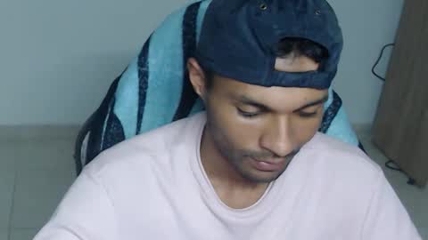 Max online show from 11, 11, 2025