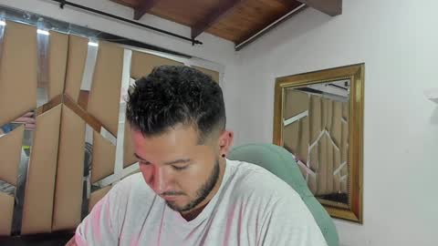 MIKEE online show from 30, 1, 2025