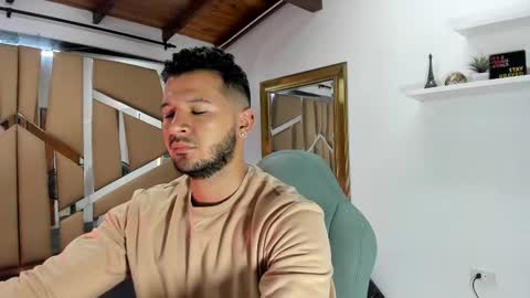 MIKEE online show from 24, 2, 2025