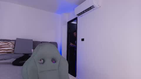 MIKEE online show from 9, 11, 2025