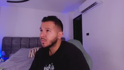 MIKEE online show from 8, 2, 2026