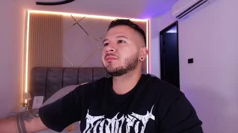 Snapshot of mr_mikee_ chatting on 1, 5, 2026 MIKEE online show from 1, 5, 2026
