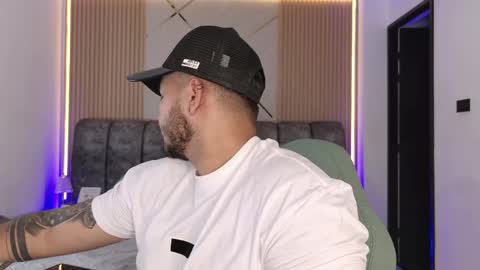 Snapshot of mr_mikee_ chatting on 16, 5, 2026 MIKEE online show from 16, 5, 2026