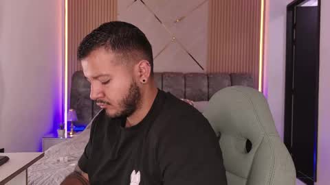 Snapshot of mr_mikee_ chatting on 5, 6, 2026 MIKEE online show from 5, 6, 2026