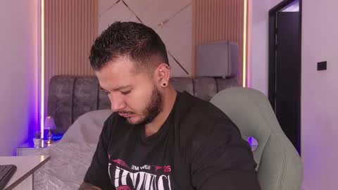 Snapshot of mr_mikee_ chatting on 6, 6, 2026 MIKEE online show from 6, 6, 2026