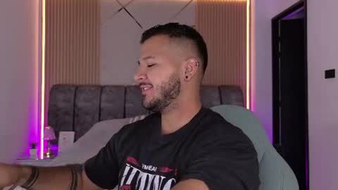 Snapshot of mr_mikee_ chatting on 25, 7, 2026 MIKEE online show from 25, 7, 2026