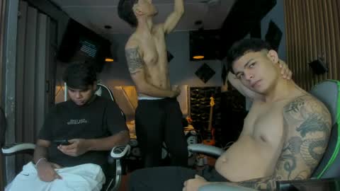Snapshot of mr_mois chatting on 21, 5, 2026 mr_mois online show from 21, 5, 2026