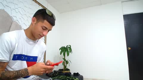Mr Porn  online show from 15, 4, 2026