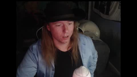 mr_strawberry online show from 27, 10, 2025