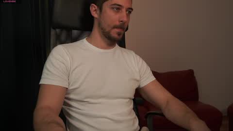 Snapshot of mrgreeneyes01 chatting on 31, 3, 2026 juan luis online show from 31, 3, 2026