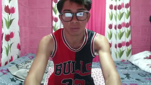 Snapshot of mrheartthief chatting on 16, 6, 2026 mrheartthief online show from 16, 6, 2026
