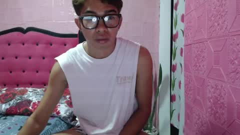 Snapshot of mrheartthief chatting on 12, 7, 2026 mrheartthief online show from 12, 7, 2026