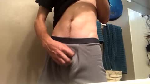 Snapshot of mrmeltyourheart chatting on 27, 10, 2025 James online show from 27, 10, 2025