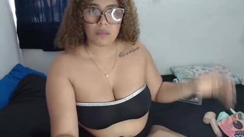 Snapshot of mrs_afroditha chatting on 19, 2, 2026 mrs_afroditha online show from 19, 2, 2026