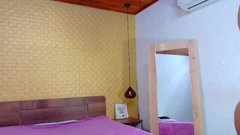 mrs_buttocks online show from 5, 3, 2025