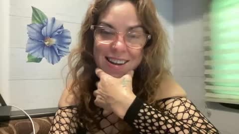Snapshot of mrs_kinkie chatting on 7, 12, 2024 mrs_kinkie online show from 7, 12, 2024