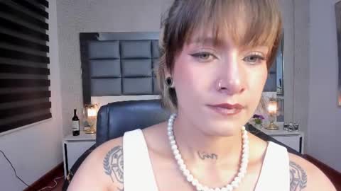 Snapshot of mrs_regina_clk chatting on 7, 7, 2026 Regina online show from 7, 7, 2026