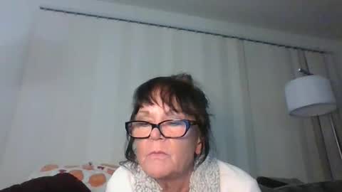 Snapshot of mrsvivianharper chatting on 2, 11, 2025 VivianHarper online show from 2, 11, 2025