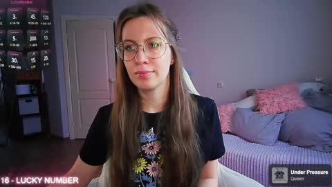 Snapshot of ms_allison chatting on 28, 4, 2026 Allison online show from 28, 4, 2026
