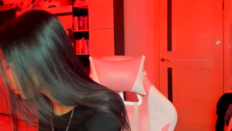 ms_emily_ online show from 15, 5, 2026