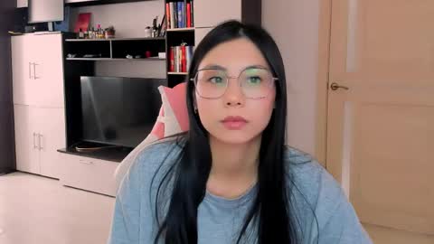 ms_emily_ online show from 18, 5, 2026