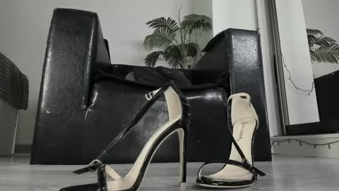 Snapshot of ms_enigma chatting on 9, 3, 2025 Goddess. Miss. Lady. Queen. Madam Milady online show from 9, 3, 2025