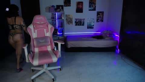 Manuela3 online show from 15, 12, 2024