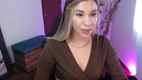 Snapshot of ms_sofiax chatting on 15, 12, 2025 Sofia online show from 15, 12, 2025