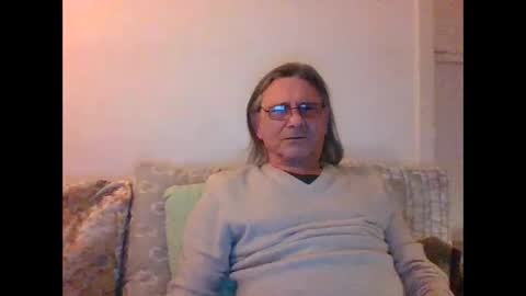 Snapshot of muetzeglatze_muetzeglatze chatting on 8, 2, 2025 muetzeglatze_muetzeglatze online show from 8, 2, 2025