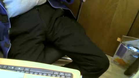 Snapshot of muller520 chatting on 2, 3, 2025 muller520 online show from 2, 3, 2025