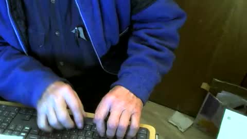 Snapshot of muller520 chatting on 19, 11, 2025 muller520 online show from 19, 11, 2025