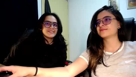 Snapshot of multiorgasmic_6 chatting on 7, 10, 2025 Dani and Alex online show from 7, 10, 2025