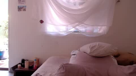   online show from 1, 4, 2026