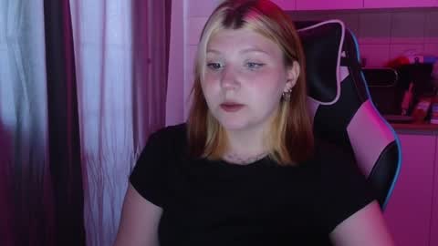 Snapshot of mura_muur chatting on 4, 6, 2026 Milana online show from 4, 6, 2026