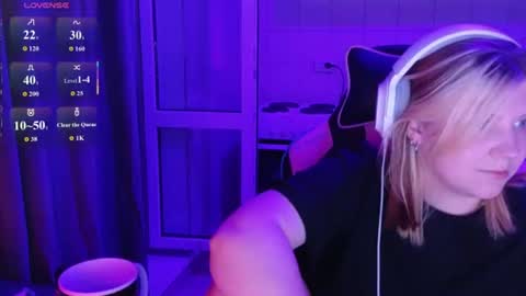 Snapshot of mura_muur chatting on 8, 7, 2026 Milana online show from 8, 7, 2026