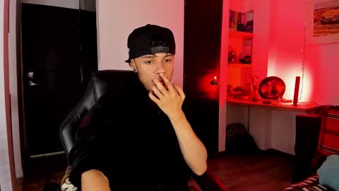 murielkarmesi online show from 21, 1, 2025