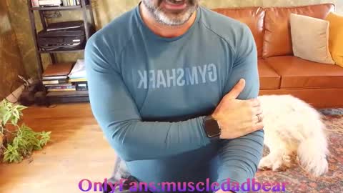 Snapshot of muscledadbear chatting on 22, 12, 2025 Jordan El Din online show from 22, 12, 2025