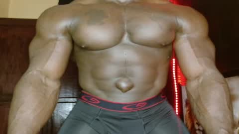 Snapshot of musclegodsammy23 chatting on 24, 6, 2026 musclegod23 online show from 24, 6, 2026