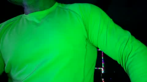 Snapshot of muscles_hulk chatting on 7, 7, 2026 Hulk Muscles - NEW ACCOUNT online show from 7, 7, 2026
