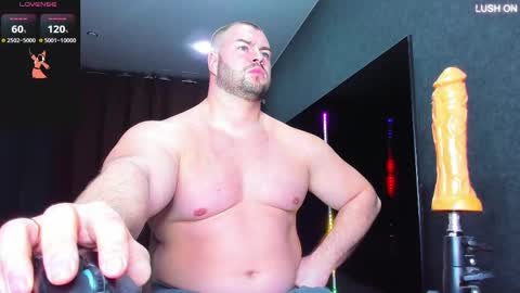 Snapshot of muscularjohnforu chatting on 11, 3, 2025 click icon for peach online show from 11, 3, 2025